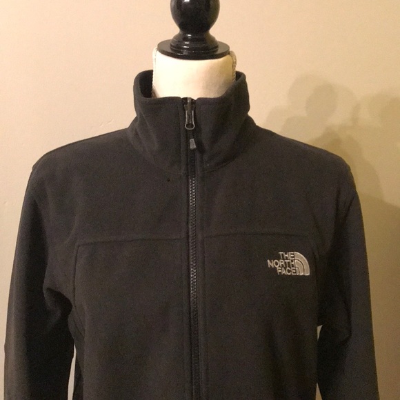 black north face windwall jacket